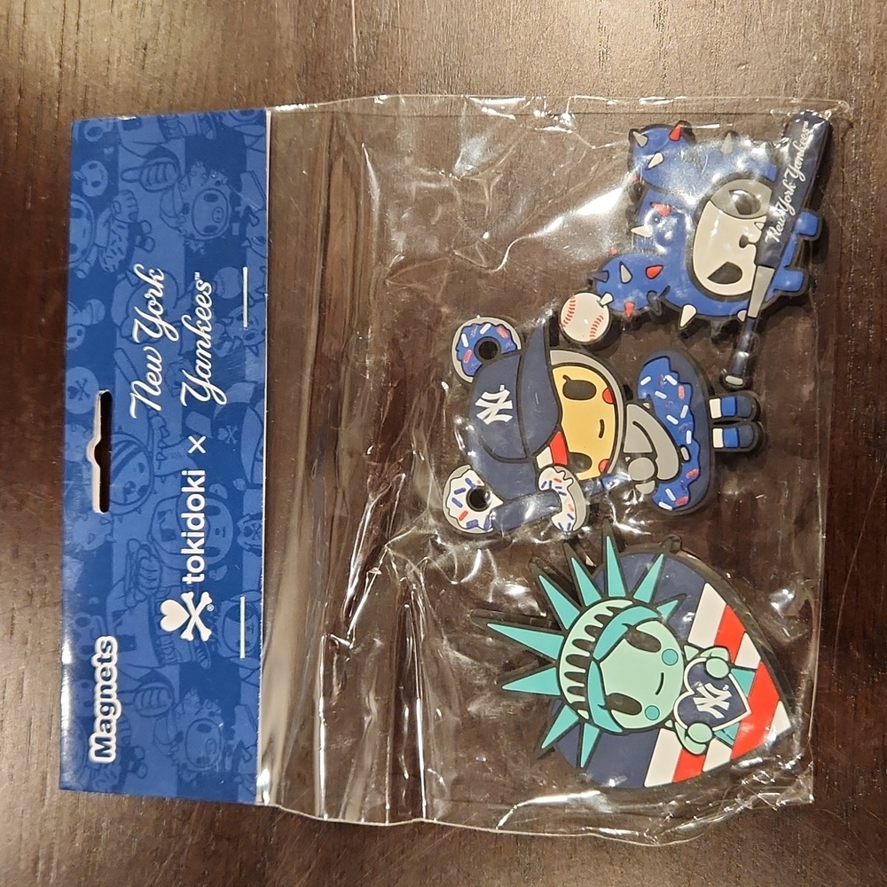 tokidoki New York Yankees multi-use magnets S/3